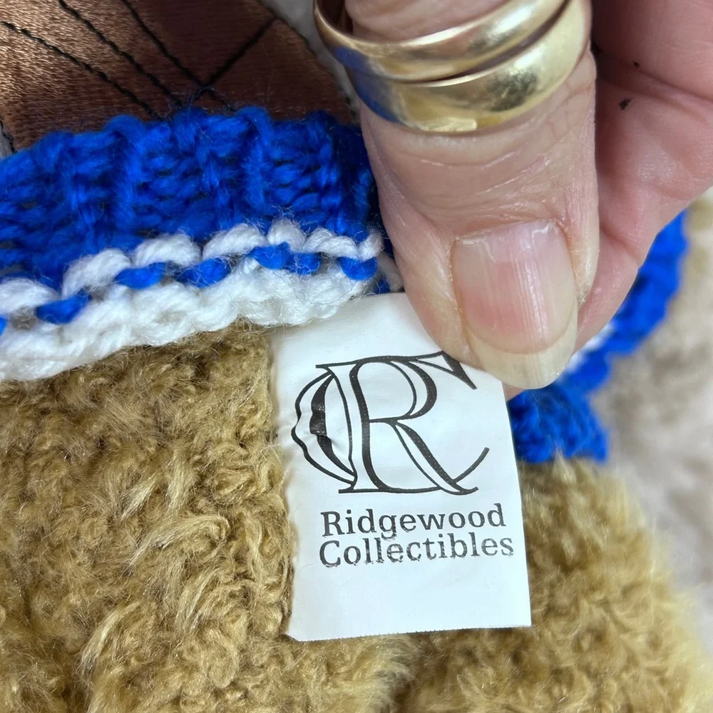 UK LOGO Blue and Brown‎ Stuffed Animal with Basketball